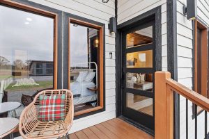 Hochatown cabin patio